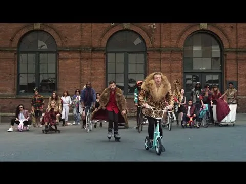 Video thumbnail for Thrift Shop